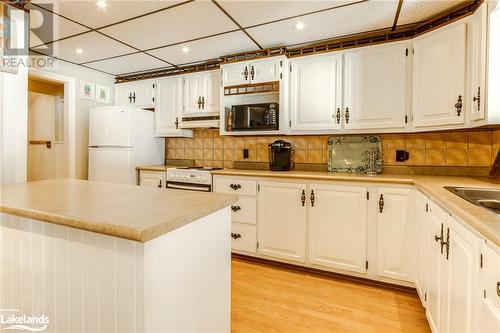 16 Yarwood Road, Tiny, ON - Indoor Photo Showing Kitchen