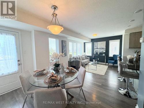 549 Goldenrod Lane, Kitchener, ON - Indoor Photo Showing Dining Room