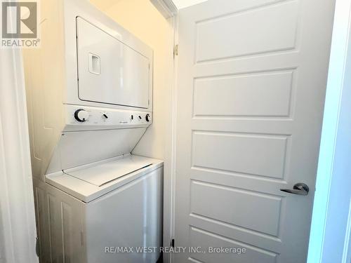 549 Goldenrod Lane, Kitchener, ON - Indoor Photo Showing Laundry Room