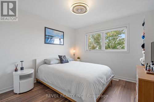 7188 Stacey Drive, Niagara Falls, ON - Indoor Photo Showing Bedroom