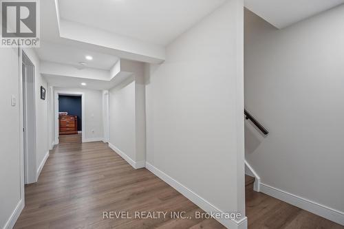 7188 Stacey Drive, Niagara Falls, ON - Indoor Photo Showing Other Room