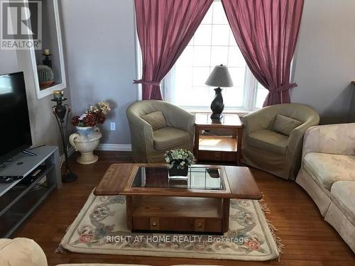 314 Closson Road, Prince Edward County, ON - Indoor Photo Showing Living Room