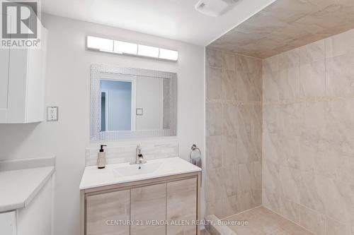 14 Manvers Drive, Kawartha Lakes, ON - Indoor Photo Showing Bathroom