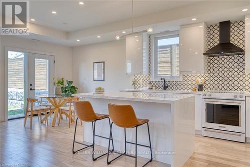 1 - 433 Mary Street, Hamilton, ON - Indoor Photo Showing Kitchen With Upgraded Kitchen