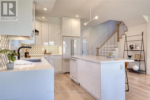 1 - 433 Mary Street, Hamilton, ON - Indoor Photo Showing Kitchen With Upgraded Kitchen