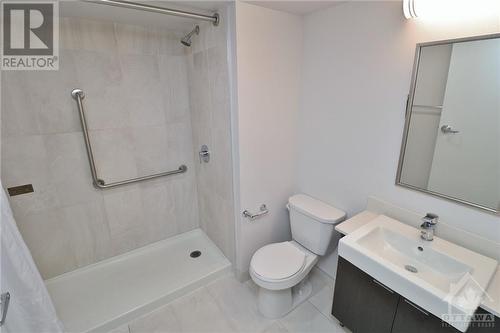 105 Champagne Avenue Unit#1917, Ottawa, ON - Indoor Photo Showing Bathroom