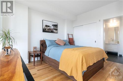 101 Richmond Road Unit#411, Ottawa, ON - Indoor Photo Showing Bedroom