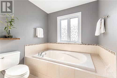 41 Torbec Avenue, Ottawa, ON - Indoor Photo Showing Bathroom