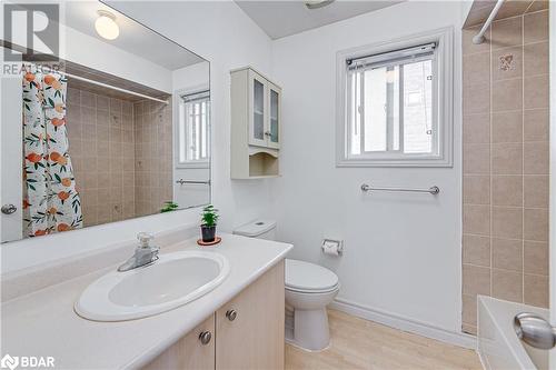 65 Wismer Avenue, Barrie, ON - Indoor Photo Showing Bathroom