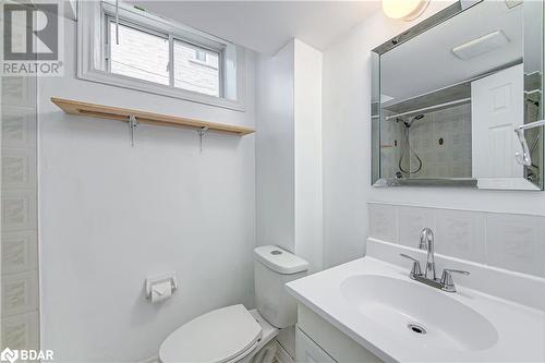 65 Wismer Avenue, Barrie, ON - Indoor Photo Showing Bathroom