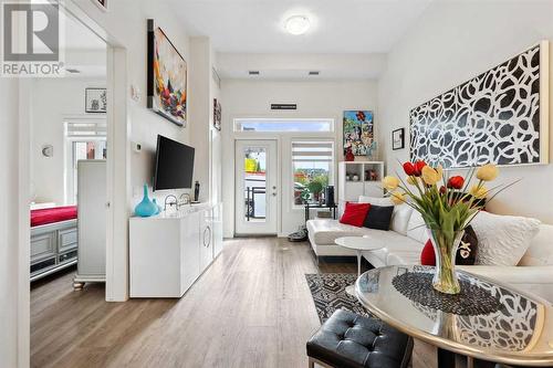 103, 12 Mahogany Path Se, Calgary, AB - Indoor Photo Showing Living Room