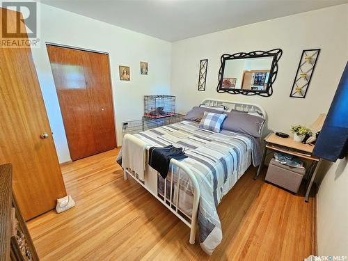 637 Grandview Street W, Moose Jaw, SK - Indoor Photo Showing Bedroom