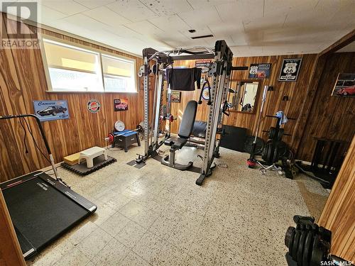 637 Grandview Street W, Moose Jaw, SK - Indoor Photo Showing Gym Room