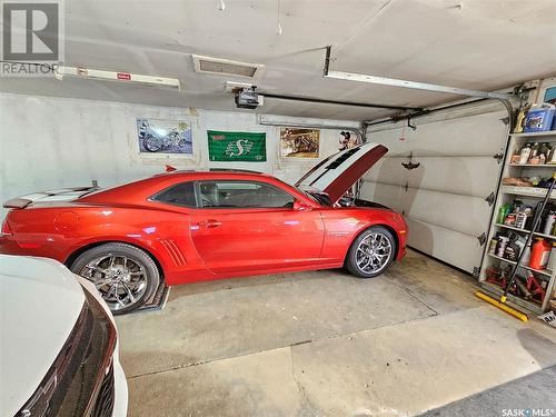 637 Grandview Street W, Moose Jaw, SK - Indoor Photo Showing Garage