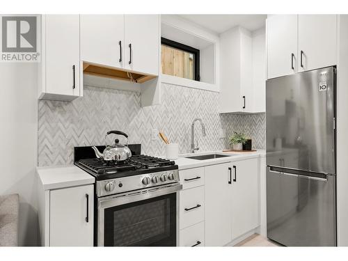 2 3588 Pender Street, Vancouver, BC - Indoor Photo Showing Kitchen With Upgraded Kitchen