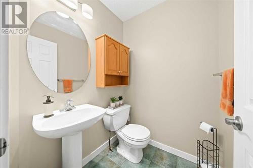 86 Cranfield Crescent Se, Calgary, AB - Indoor Photo Showing Bathroom