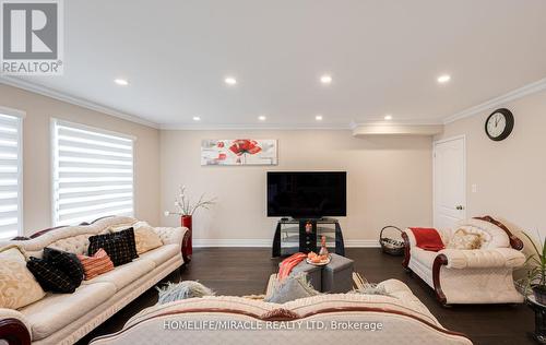 28 Murkar Crescent, Whitby, ON - Indoor Photo Showing Living Room