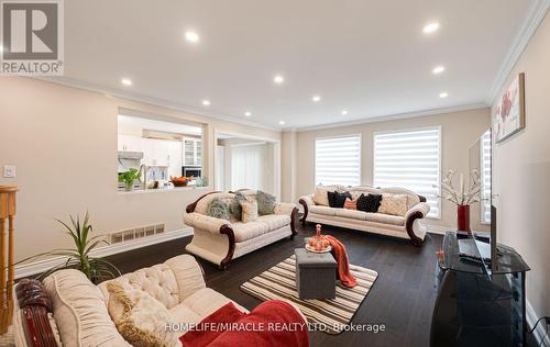 28 Murkar Crescent, Whitby, ON - Indoor Photo Showing Living Room