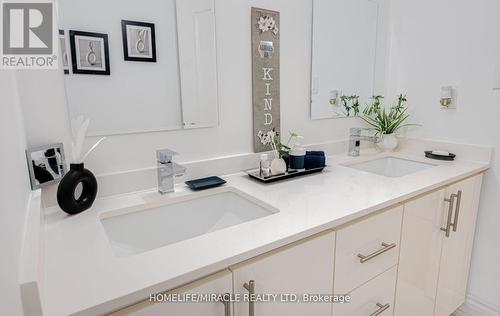 28 Murkar Crescent, Whitby, ON - Indoor Photo Showing Bathroom