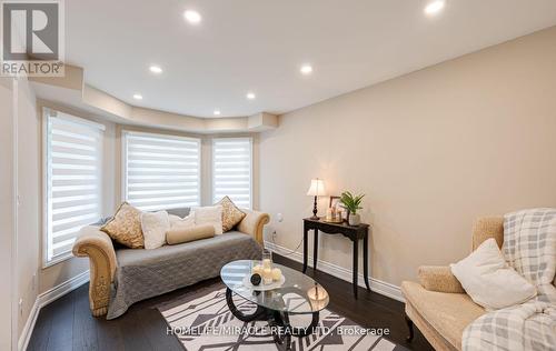 28 Murkar Crescent, Whitby, ON - Indoor Photo Showing Living Room