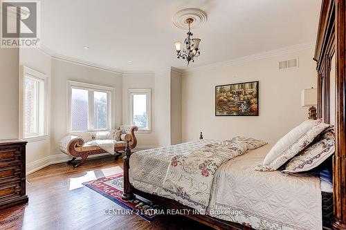 33 Winterport Court, Richmond Hill, ON - Indoor Photo Showing Bedroom