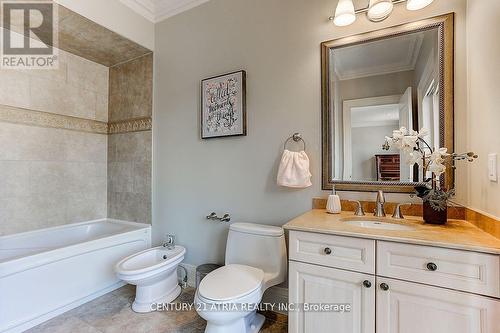 33 Winterport Court, Richmond Hill, ON - Indoor Photo Showing Bathroom