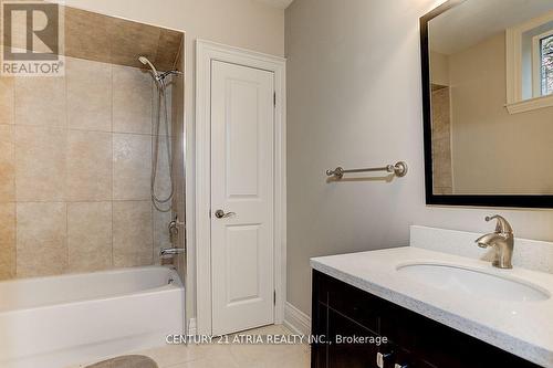 33 Winterport Court, Richmond Hill, ON - Indoor Photo Showing Bathroom