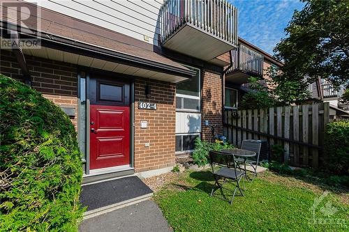 402 Montfort Street Unit#4, Ottawa, ON - Outdoor