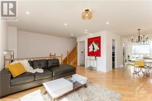 402 Montfort Street Unit#4, Ottawa, ON - Indoor Photo Showing Living Room