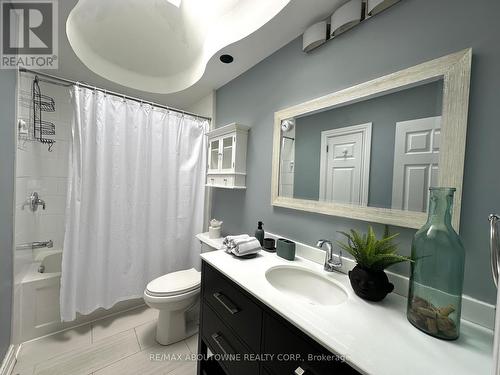 1353 Sheldon Avenue, Oakville, ON - Indoor Photo Showing Bathroom