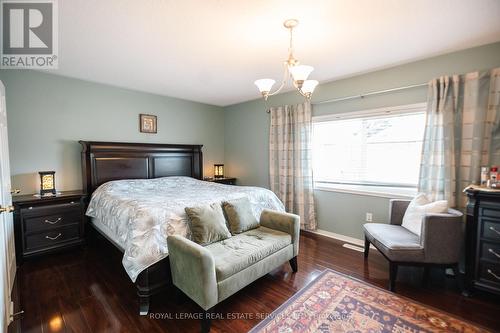 5431 Sundial Road, Burlington, ON - Indoor Photo Showing Bedroom