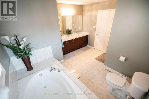 5431 Sundial Road, Burlington, ON - Indoor Photo Showing Bathroom