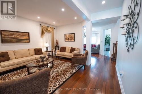 5431 Sundial Road, Burlington, ON - Indoor Photo Showing Living Room