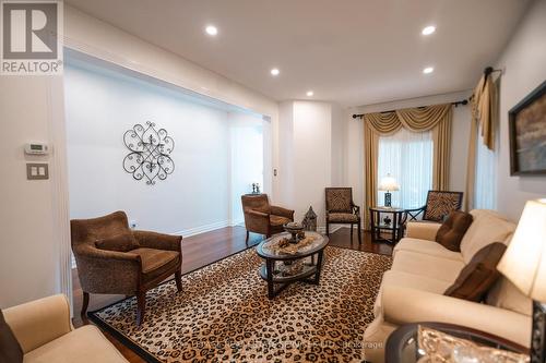 5431 Sundial Road, Burlington, ON - Indoor Photo Showing Living Room