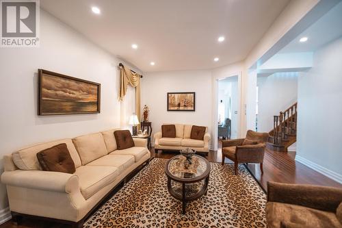 5431 Sundial Road, Burlington, ON - Indoor Photo Showing Living Room