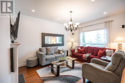 5431 Sundial Road, Burlington, ON - Indoor Photo Showing Living Room