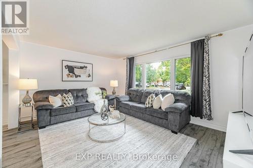 1 Sage Court, Brampton, ON - Indoor Photo Showing Living Room