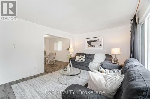 1 Sage Court, Brampton, ON - Indoor Photo Showing Living Room