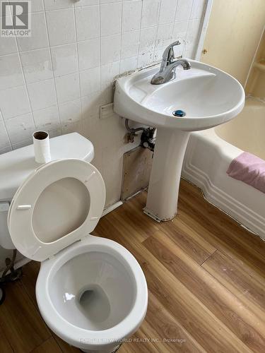 30 Wilkins Street, Belleville, ON - Indoor Photo Showing Bathroom