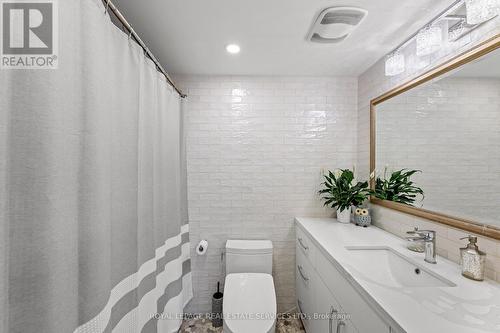 2816 Constable Road, Mississauga, ON - Indoor Photo Showing Bathroom