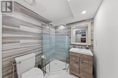 2816 Constable Road, Mississauga, ON - Indoor Photo Showing Bathroom