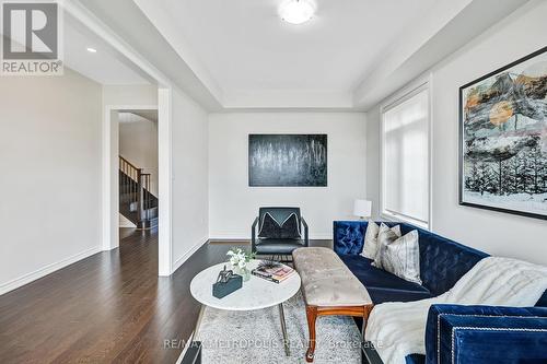 15 Douglas Kemp Crescent, Clarington, ON - Indoor Photo Showing Living Room