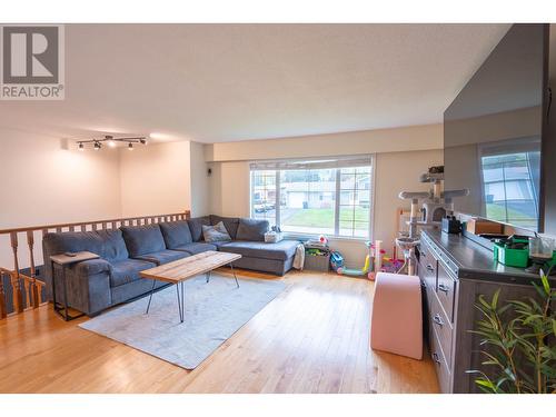 2822 Sycamore Crescent, Prince George, BC - Indoor Photo Showing Living Room