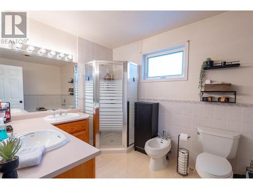 2822 Sycamore Crescent, Prince George, BC - Indoor Photo Showing Bathroom