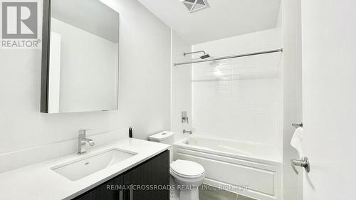 3103 - 5180 Yonge Street, Toronto, ON - Indoor Photo Showing Bathroom