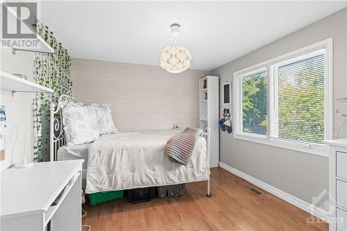 58 Knollsbrook Drive, Ottawa, ON - Indoor Photo Showing Bedroom