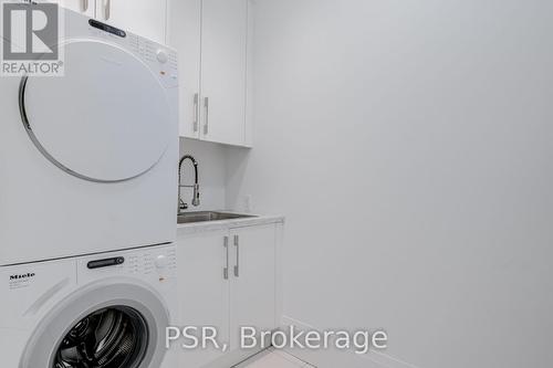 603 - 29 Queens Quay E, Toronto, ON - Indoor Photo Showing Laundry Room