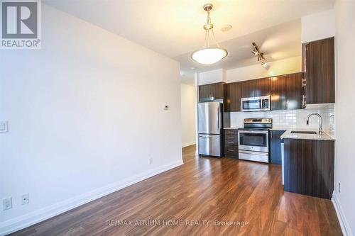 302 - 7167 Yonge Street, Markham, ON - Indoor Photo Showing Kitchen