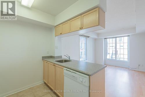 936 - 5 Everson Drive, Toronto, ON - Indoor Photo Showing Kitchen