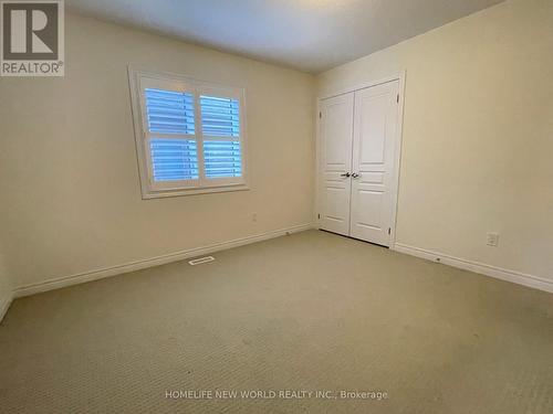 32 Falconridge Terrace, East Gwillimbury, ON - Indoor Photo Showing Other Room